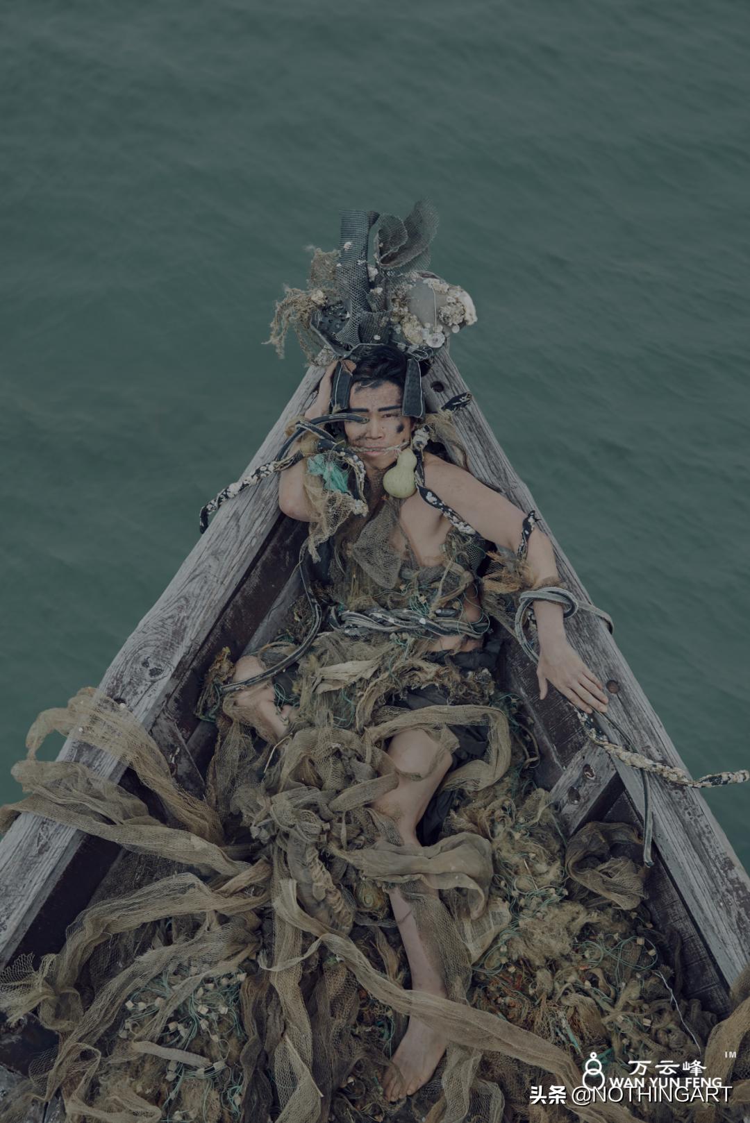 给明星做造型的“垃圾”行为艺术家?雷人背后的那一份深刻……