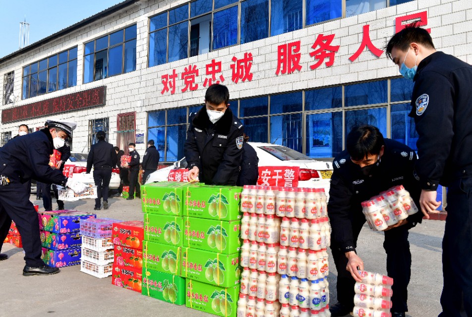 洛阳乐驰驾校、洛阳壹玖事业部为疫情防控一线民警医护人员送温暖