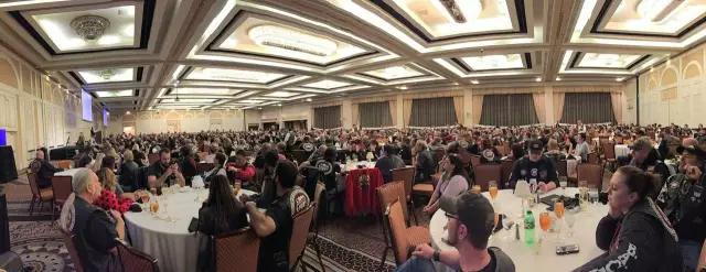 这群花臂壮汉骑哈雷，不收保护费，25年来甘当受欺凌孩子的守护神