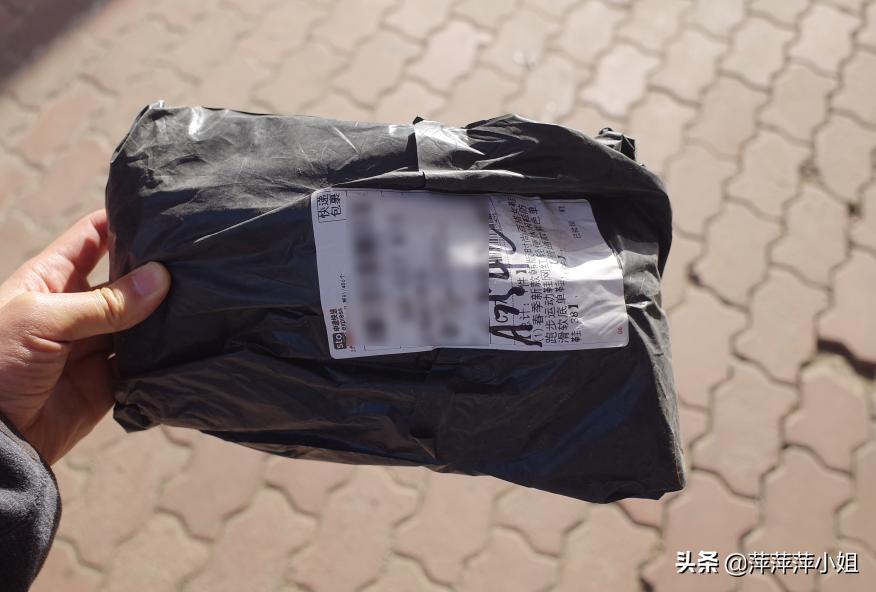 网上卖十几元运动鞋成本,网上30以下的运动鞋能穿吗