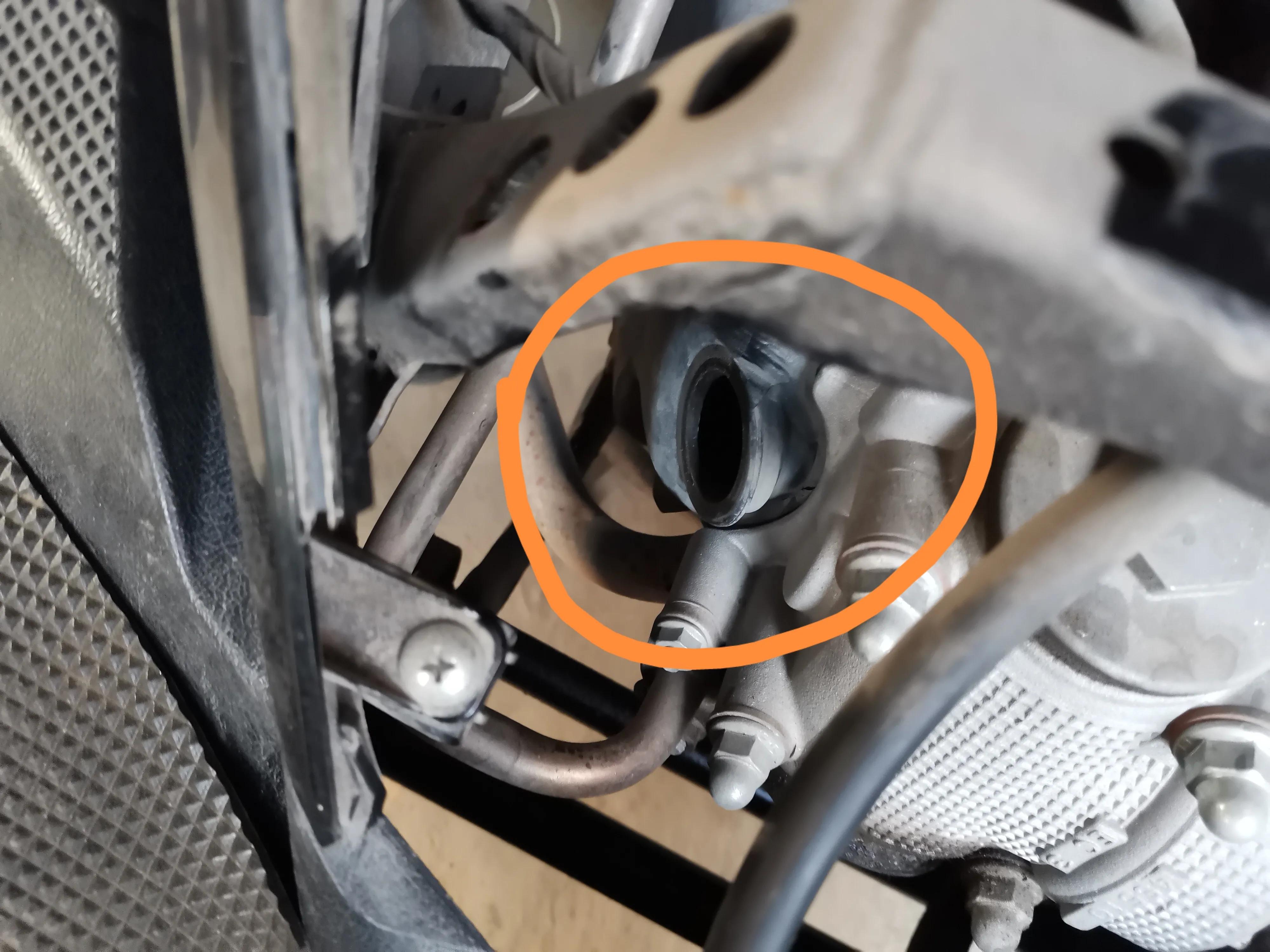 雅马哈悦动版迅鹰火花塞啥样的,雅马哈迅鹰125换火花塞教程