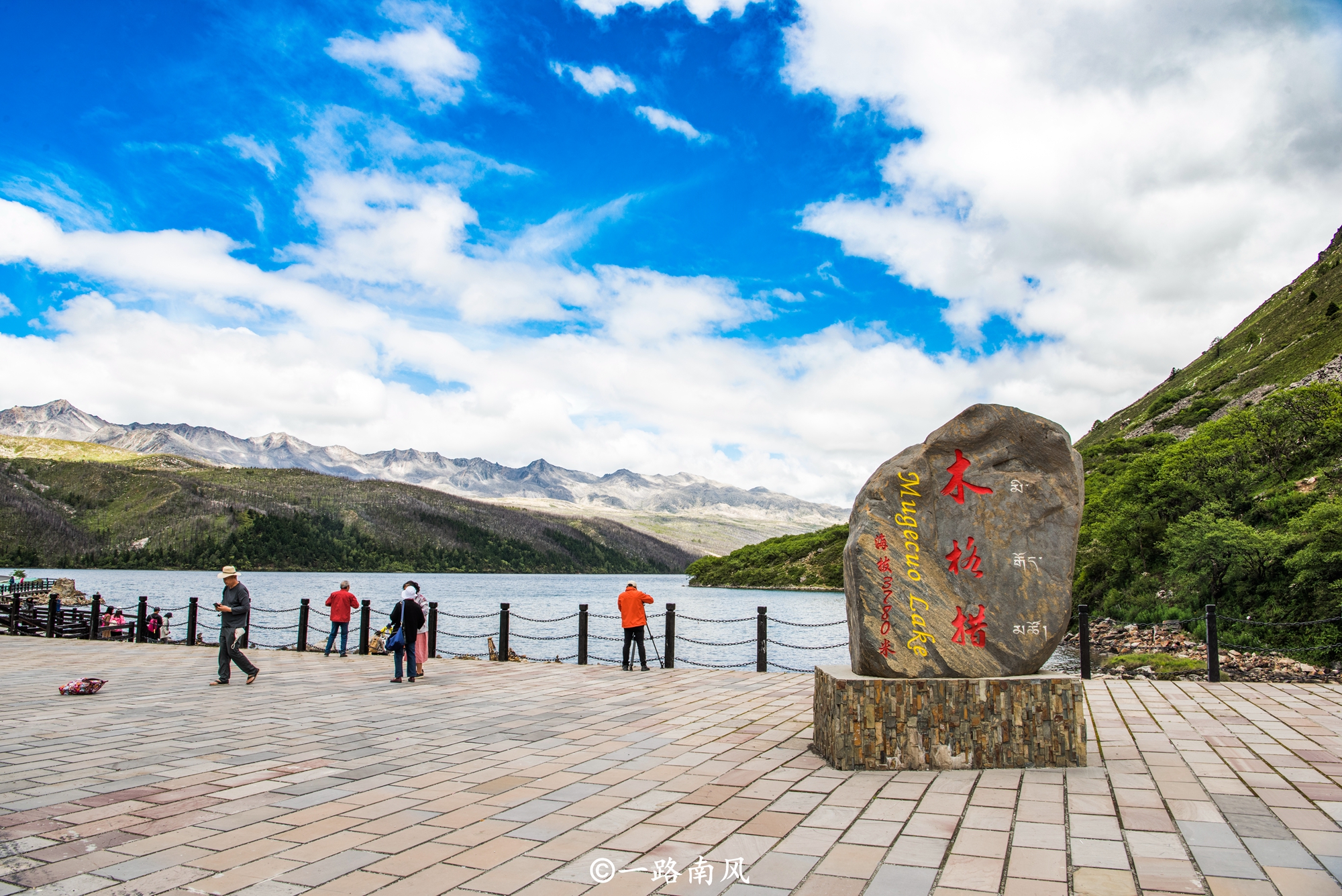 四川甘孜州丹巴甲居藏寨,甘孜州甲居藏寨免费景区