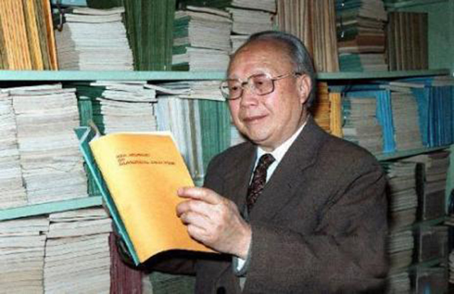 钱伟长国足,钱伟真实身高