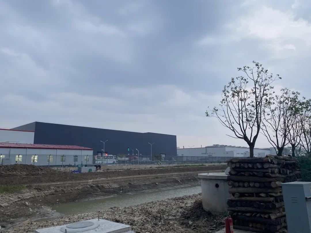 实探上海特斯拉工厂：ModelY两月后或投产，每周200名应聘者涌入