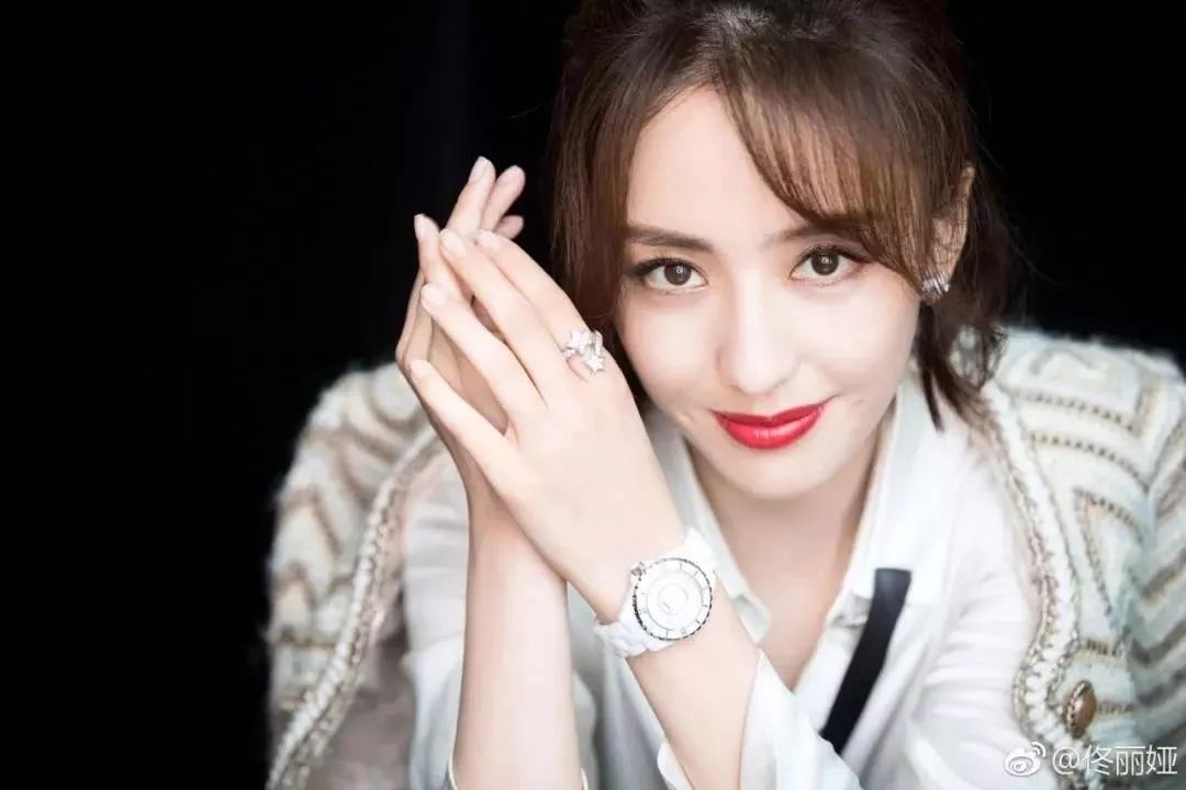 美物|佟丽娅、张钧甯都在戴的阿玛尼满天星，好看又百搭！太