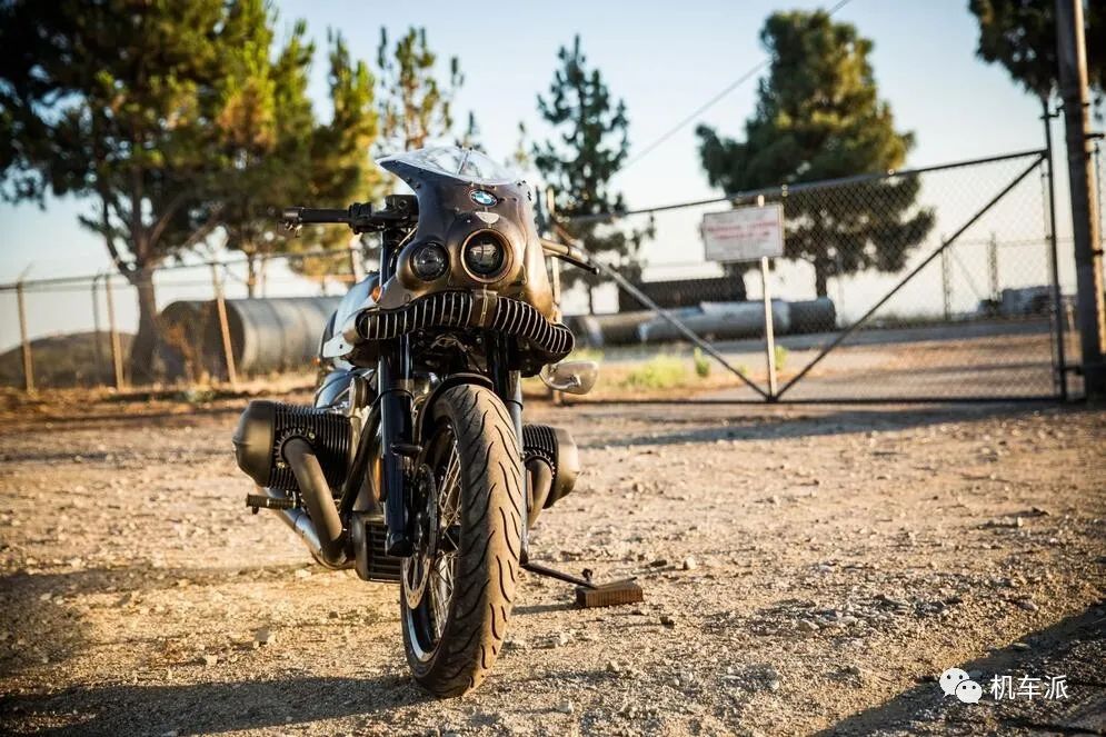 定制|“TheWal”手工大神打造的末日风宝马R18