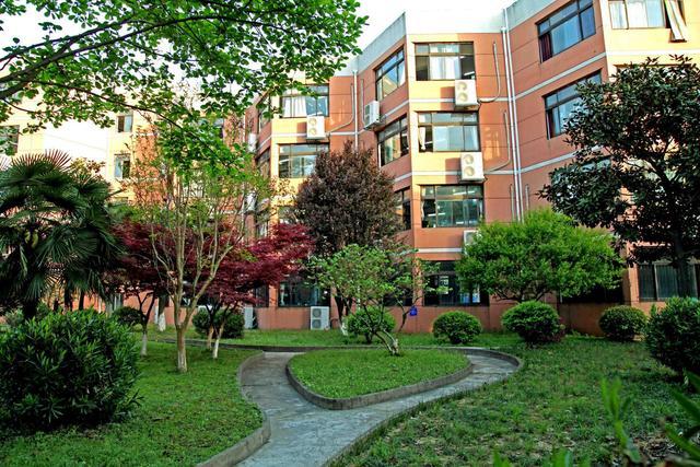 安庆市有几个高中,安徽安庆重点高中排名