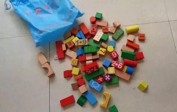 水晶泥、水宝宝，家长可千万别再给宝宝买这种危险的玩具了