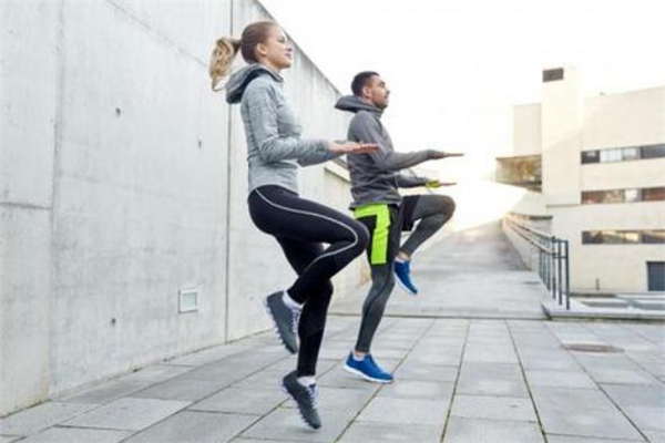 如何简单缓解粗小腿,懒人小腿粗壮如何变细腿学生党