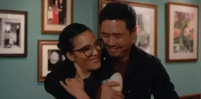 疫情期间宅在家看电视剧,疫情期间宅在家看手机