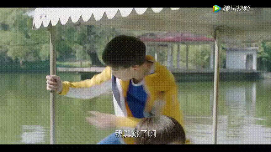 十八岁的蠢事你还能记得几件？陪你做蠢事的人还在你身边吗？