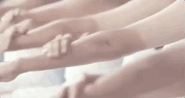 明星精致起来好吓人，花100万美金买床，20台加湿器放卧室