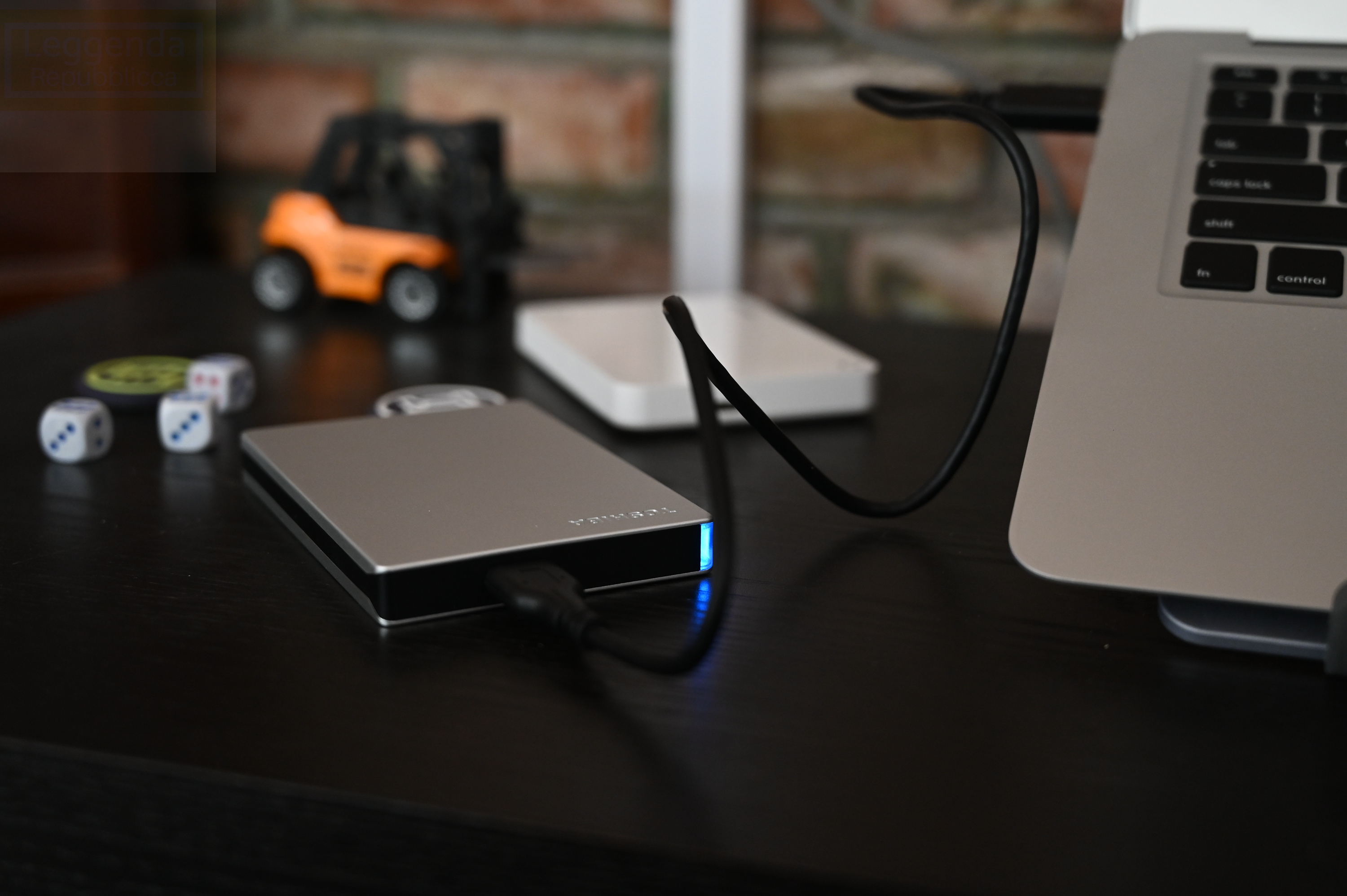 东芝canvioslim硬盘分几个系列,东芝canvioslim是机械还是固态