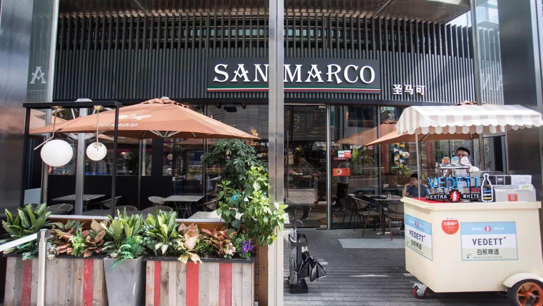 一挤就爆奶的超薄0.1pizza，被外国朋友吹上天