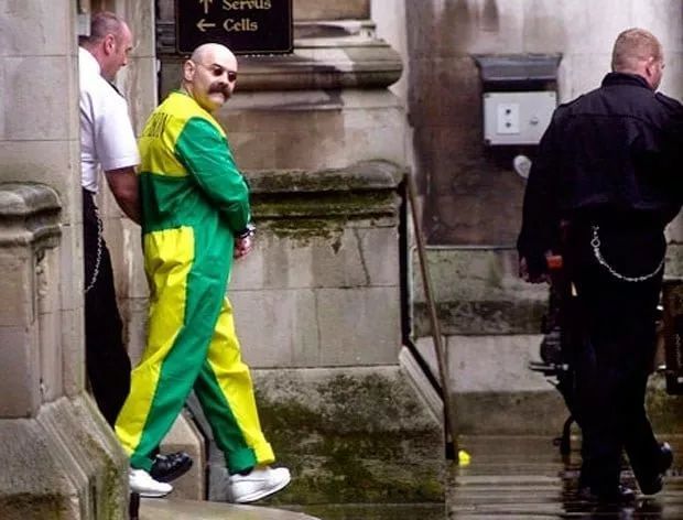 他蹲过120座监狱是最昂贵的囚犯，却因画画受到女生喜欢