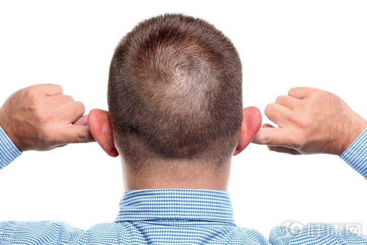 油耳朵是一种病吗,油耳朵并没有带来什么不良的影响