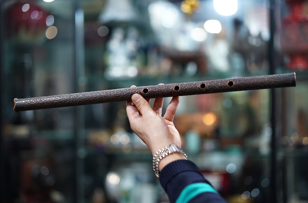 老式铜葫芦烟袋,古玩市场的铜胎掐丝珐琅花瓶