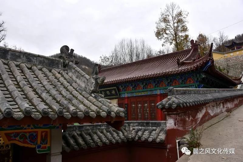 鲁山文殊寺,云雾缭绕人间仙境的寺庙大佛