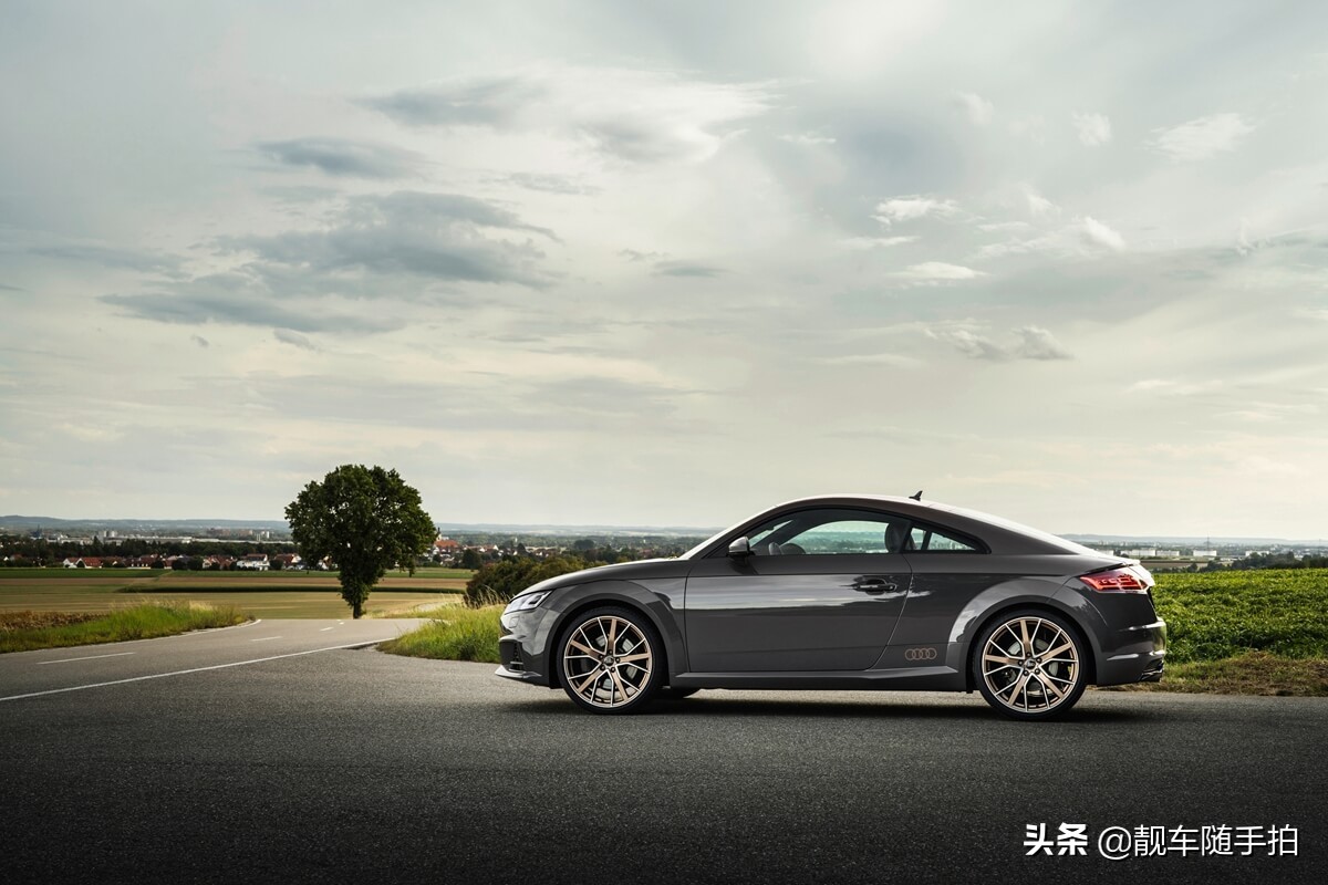 新款奥迪tt欣赏,奥迪tt性能版换代颜值还是那么帅