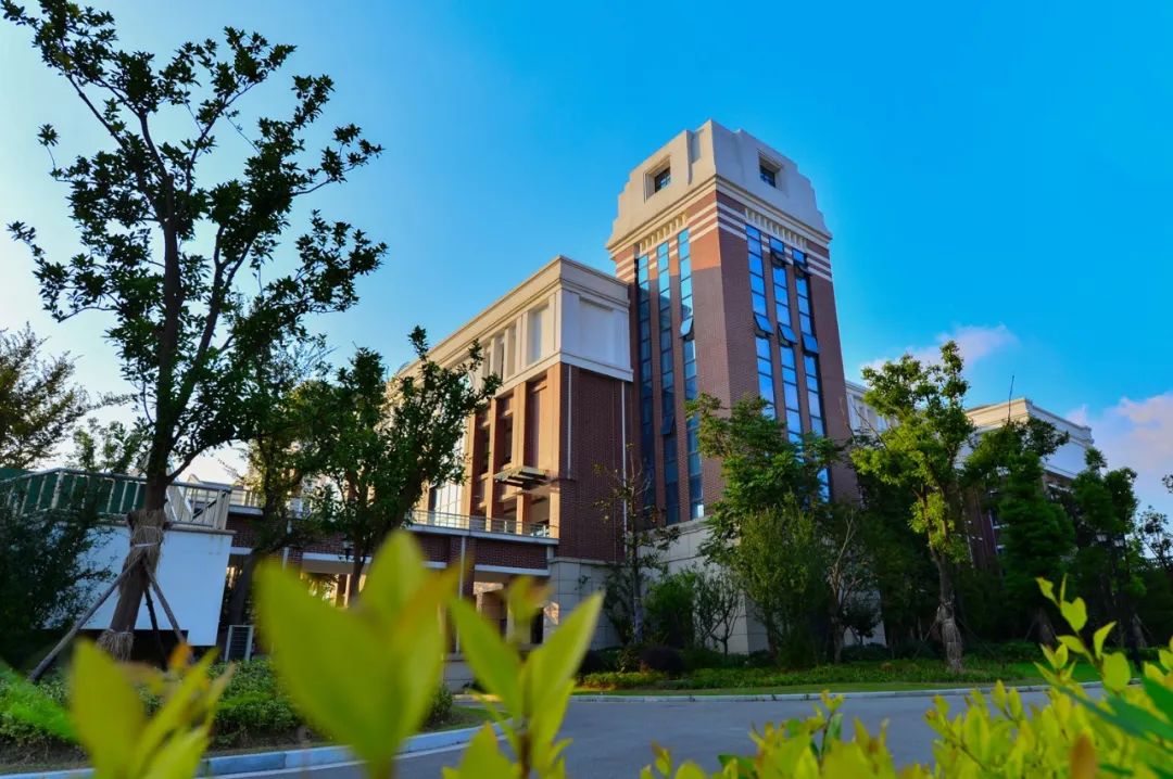 江苏南通八一中学官网,南通市八一中学升学率