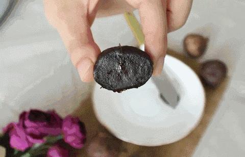 当一颗大蒜被黑了之后，吃货们发现了它的隐藏能力（菲李漫画）