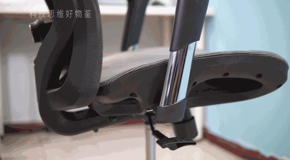 医生告诉我要配合颈椎病的治疗，于是我买了这把人体工学椅，挺好