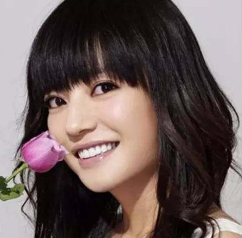 明星为了流量有多拼,赵薇牙齿矫正对比