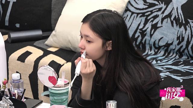 林允自曝家庭生活,林允爸爸为什么四十九才生她