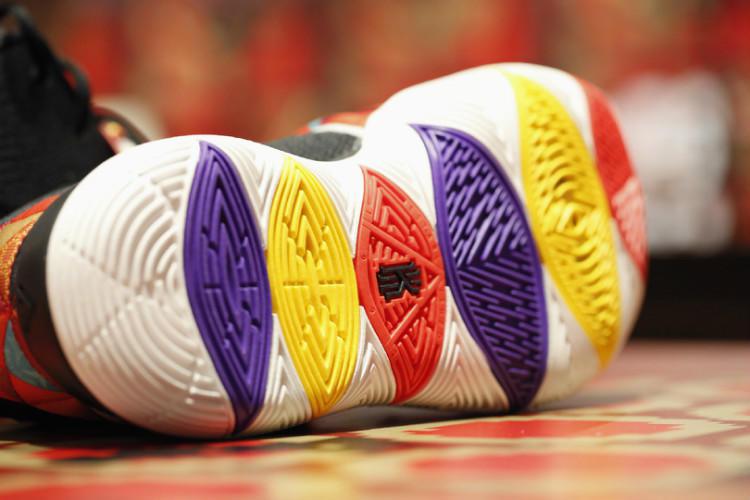 kyrie5海绵宝宝细节,kyrie5新配色海绵宝宝