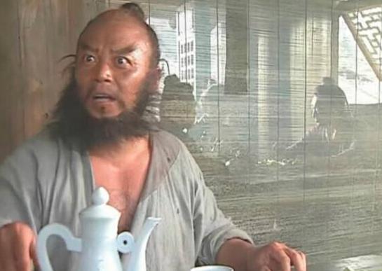 拍网贷广告劝农民工坐飞机,怂恿农民工升舱