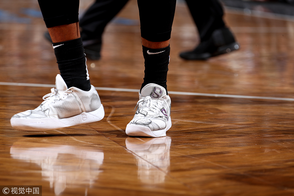 NBA今日球鞋精选:上脚两双联名款!火箭赢了,“鞋王”嗨了
