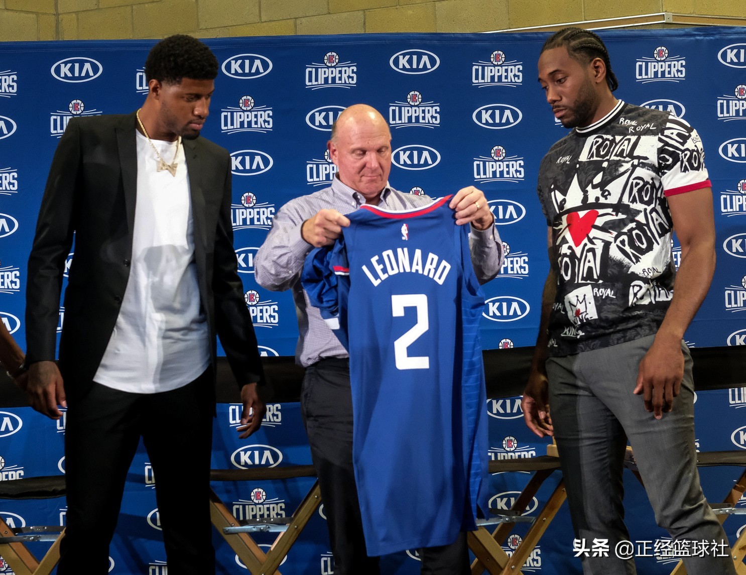 詹姆斯凭什么收入这么高 (詹姆斯现在的工资多少钱)