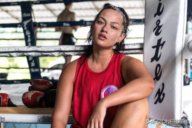 搞事情？西尤堂盛情邀请美女模特泰拳手姜美儿加盟