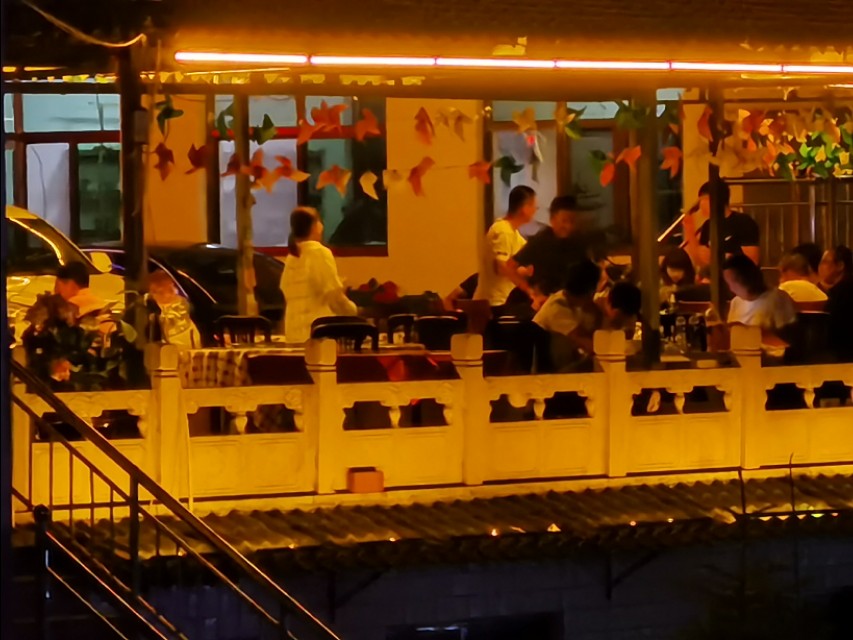 吃在驼梁，体验舌尖上的味道/郝贵云