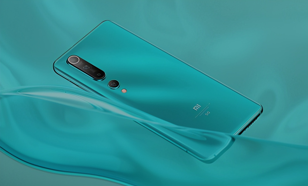 米粉买了一年多的旗舰，从一天一充到一天两充，真是现实