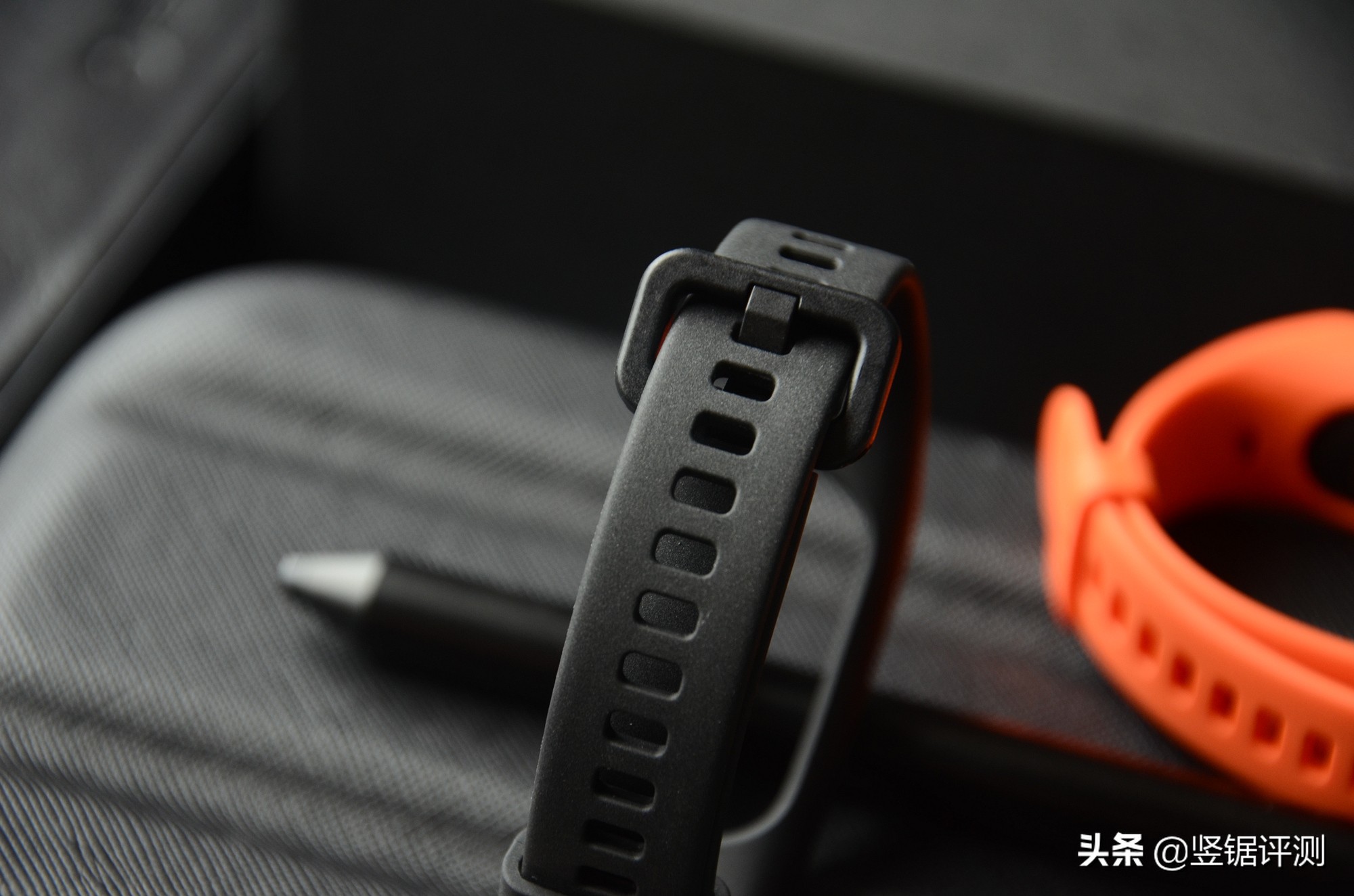 黑加手环1s和1有什么区别,黑加手环添加异形门卡