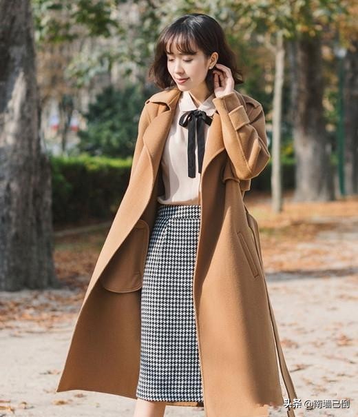 驼色这样搭配穿出天然的高级感,浅驼色怎样搭穿出高级感