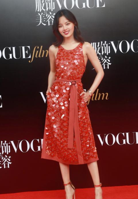 大脸刘海发型推荐自己剪,学生党如何剪修饰脸型的刘海