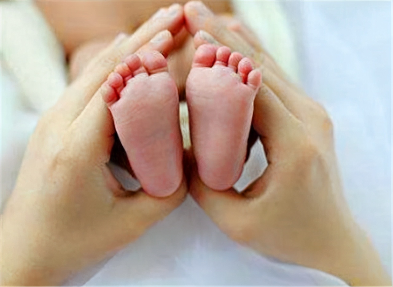 国家鼓励年轻人生孩子,当今社会年轻人怎么才愿意生孩子