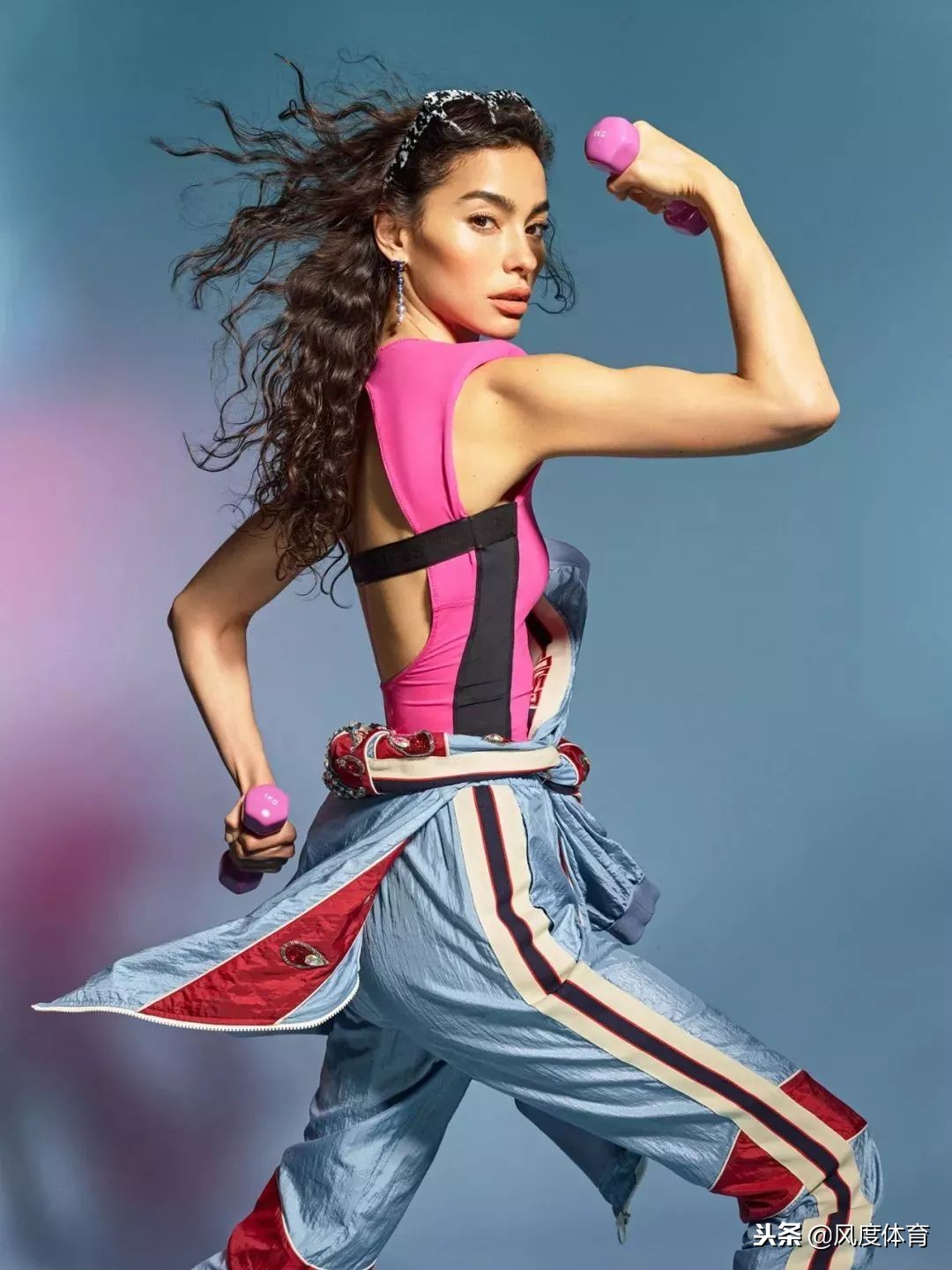 *窥偷**女神AdrianneHo的ins照片，我仿佛打开了新世界的大门……