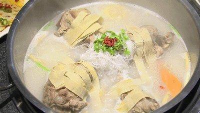 吃完火锅就拉肚子如何缓解,吃火锅爆痘还拉肚子怎么回事