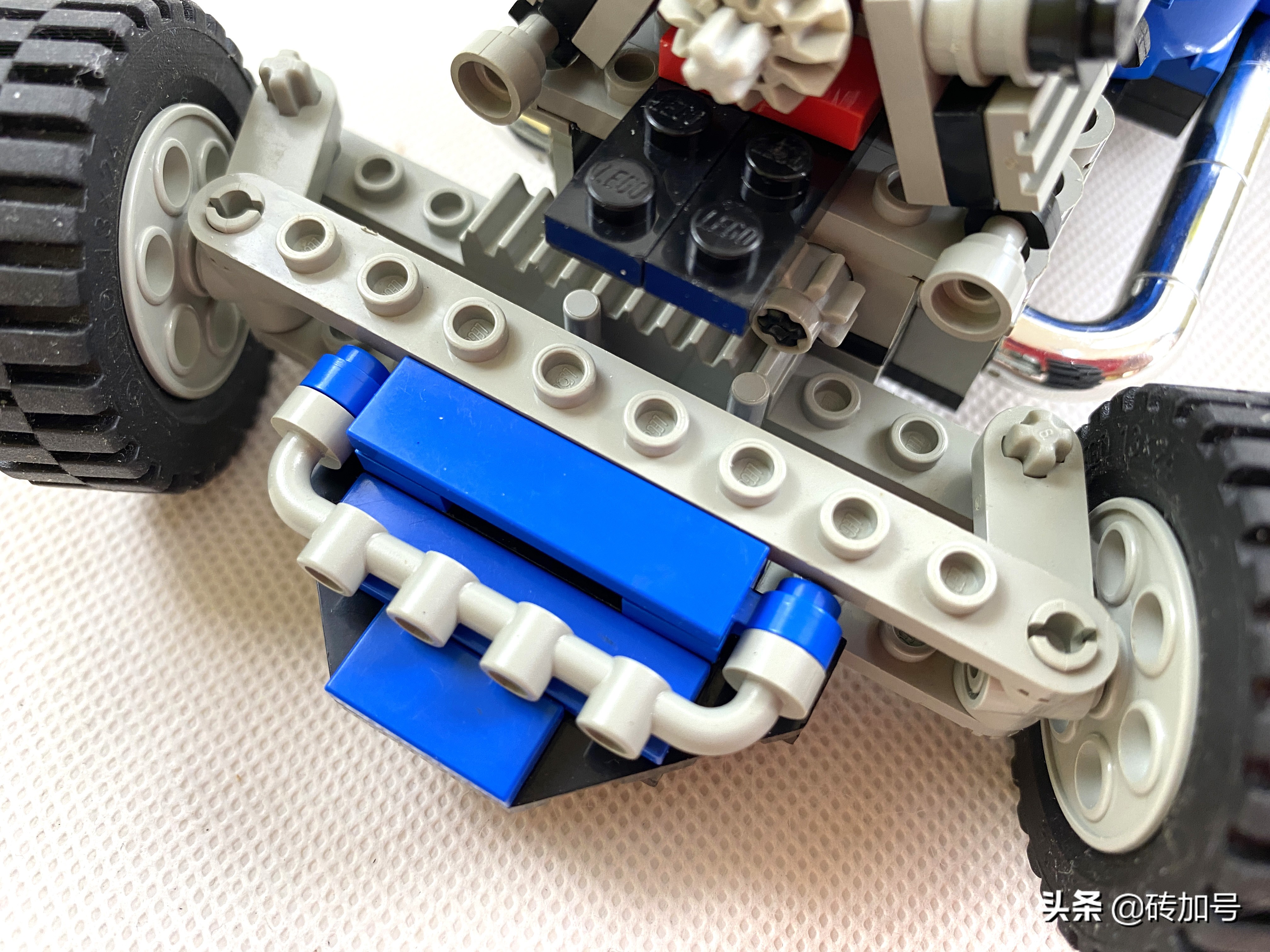 乐*官高**方出的少数几辆HotRod,借5541蓝色狂怒揭开尘封的模型小组