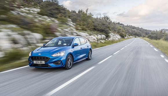 内饰真的能秒杀同级吗,新款福特福克斯哪款最值得购买