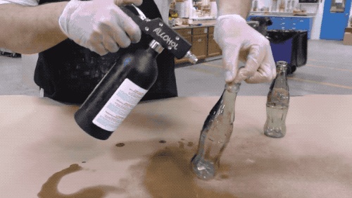 电影里用啤酒瓶“爆头”,是真的玻璃瓶吗?