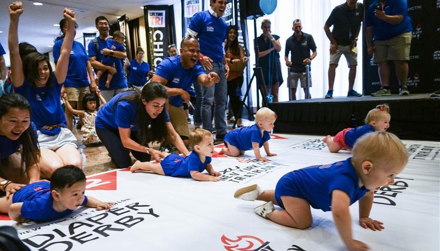 宝宝刚开始学走路应该注意什么,小孩学走路大人怎样引导