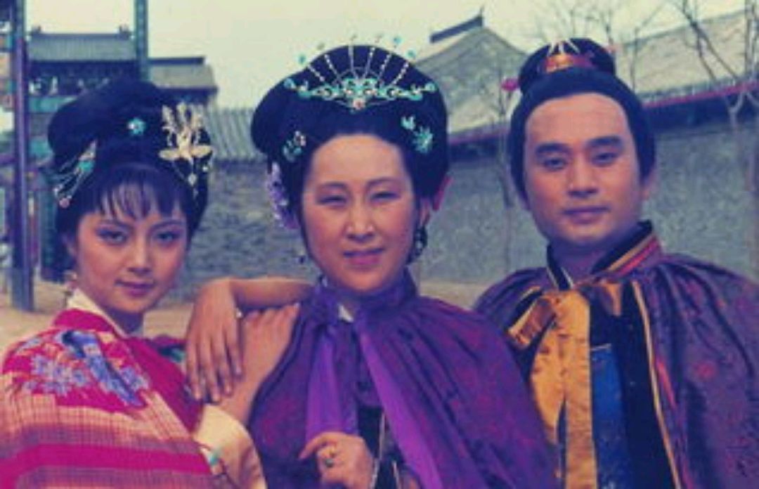 薛家为何投靠贾府,薛家真的富有吗