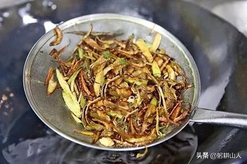 凉菜红油与热菜红油区别,红油辣椒油哪个牌子拌凉菜好吃