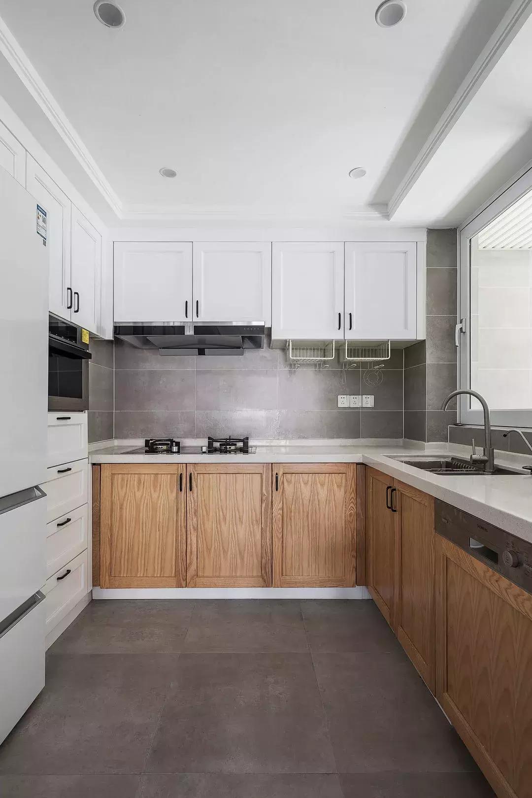 厨卫吊顶用大铝板还是小铝板好,厨卫吊顶用水泥板还是防水石膏板