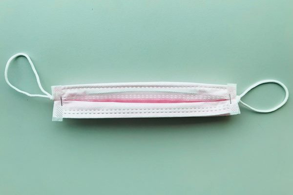 成人口罩变小口罩的做法,大口罩变小口罩的方法慢动作教程