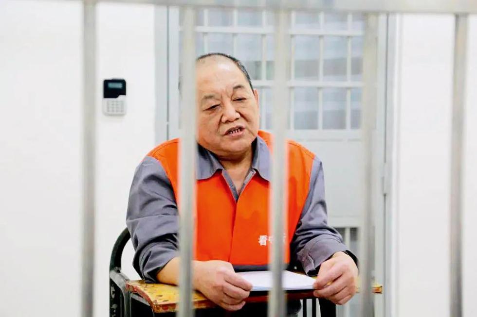 中国式“村霸治村”背后:有村支书获利5.8亿被村民称“土皇帝”